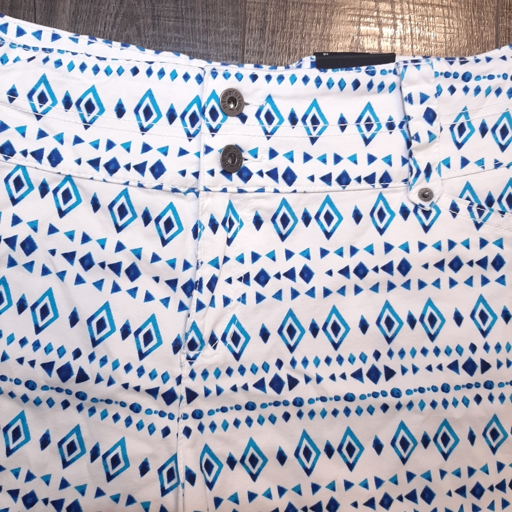 Revolution By Ricki's Brooke Shorts Diamond Print Mid Rise Stretchy White Blue - Picture 3 of 10